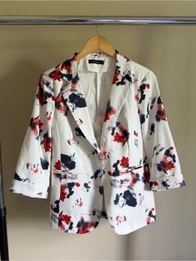 Beninos Medium 3/4 Sleeve White Floral Blazer Jacket – Red & Navy Print